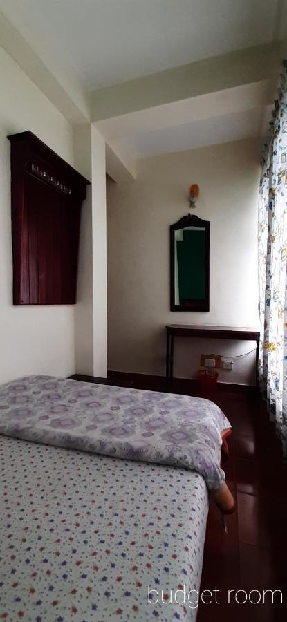 Greenview Holiday Inn Мунар Екстериор снимка