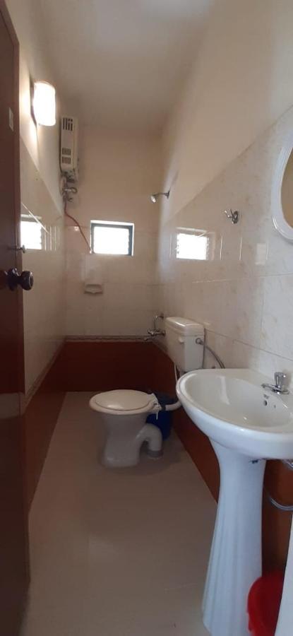 Greenview Holiday Inn Мунар Екстериор снимка