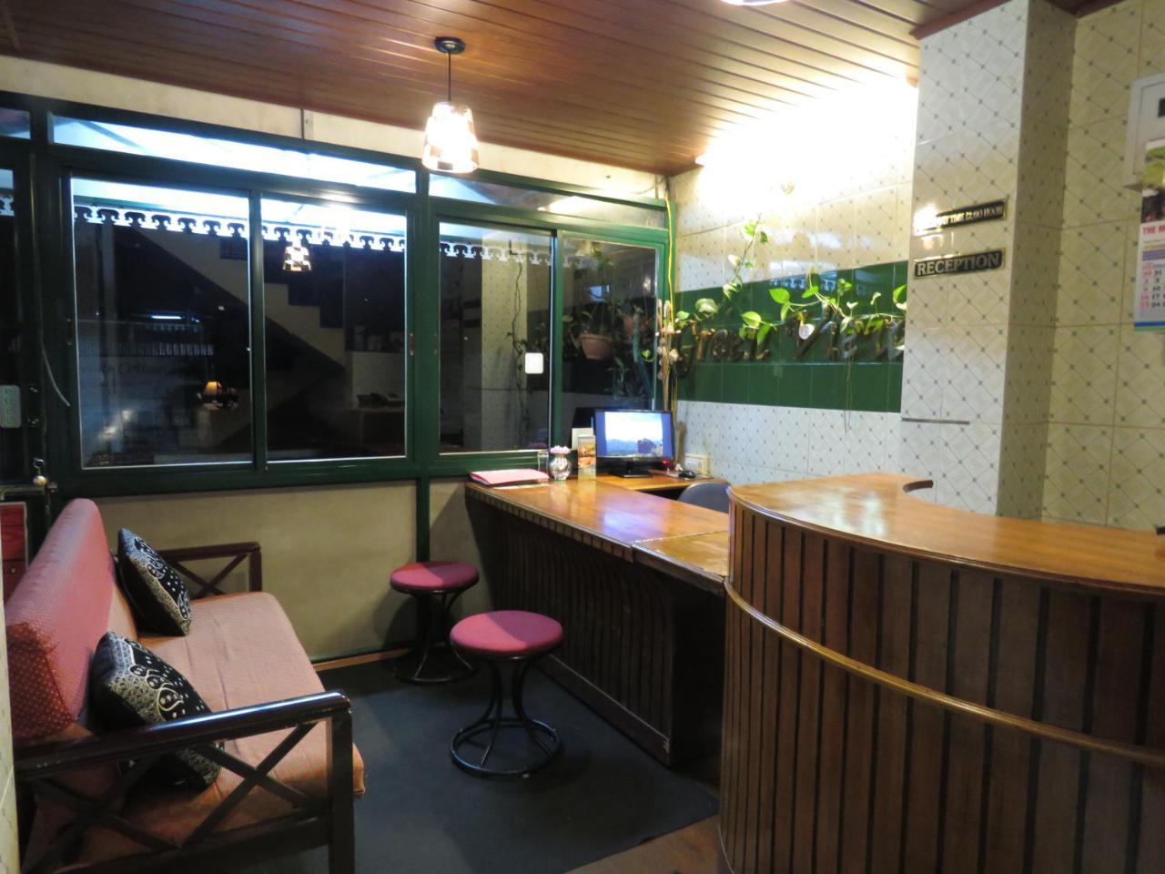 Greenview Holiday Inn Мунар Екстериор снимка